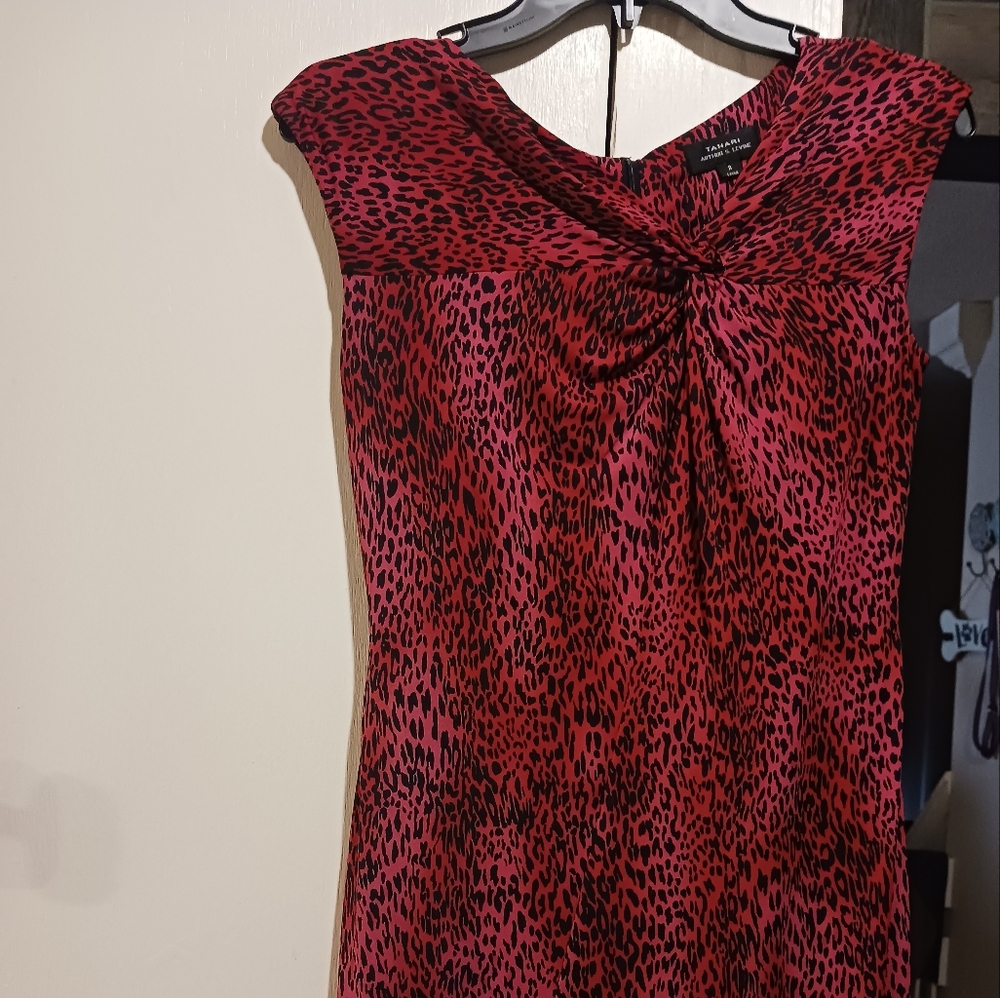 TAHARI LEOPARD PRINT DRESS
